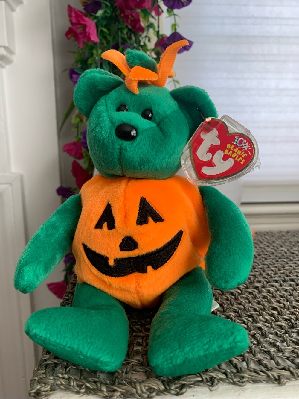 Ty NWT “Tricky” 2003 Halloween Green Plush Beanie Bear in Orange Pumpkin Costume